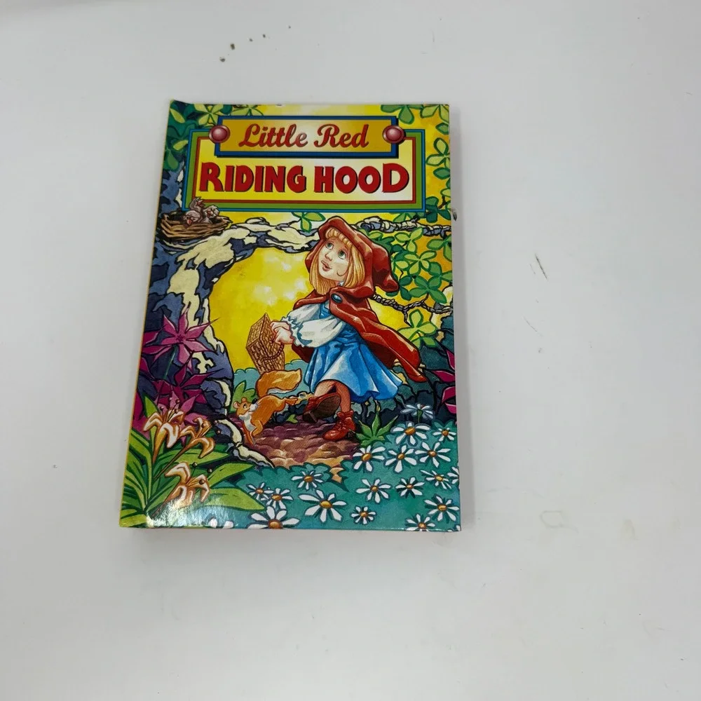 Little Red Riding Hood You're in the Story‎ Book with Masks and Cape *read*